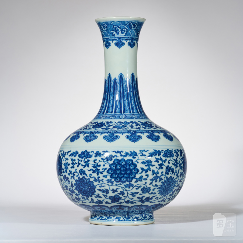 清道光 青花缠枝莲纹玉堂春瓶 - 图6